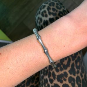 B Bracciale rigido a canna di bambù