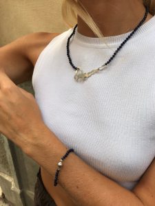 P Collana e bracciale in argento e zaffiri