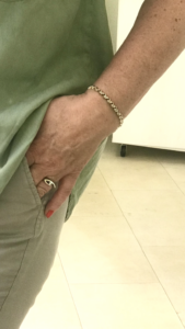 B Bracciale tipo "tennis" in argento con bagno in oro e zirconi