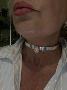 C Choker in argento con cameo